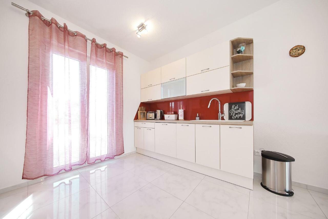 Apartment Lana Пашман Экстерьер фото