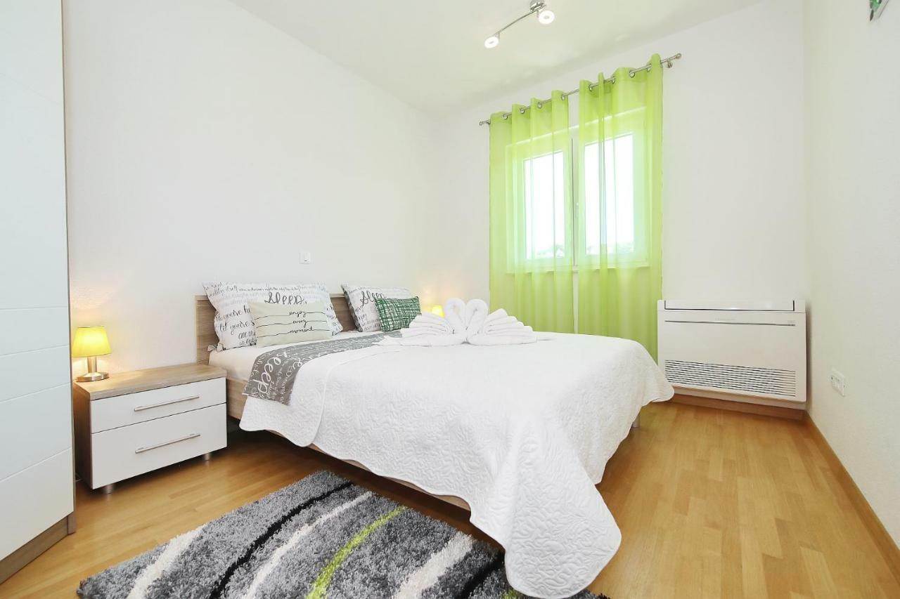 Apartment Lana Пашман Экстерьер фото